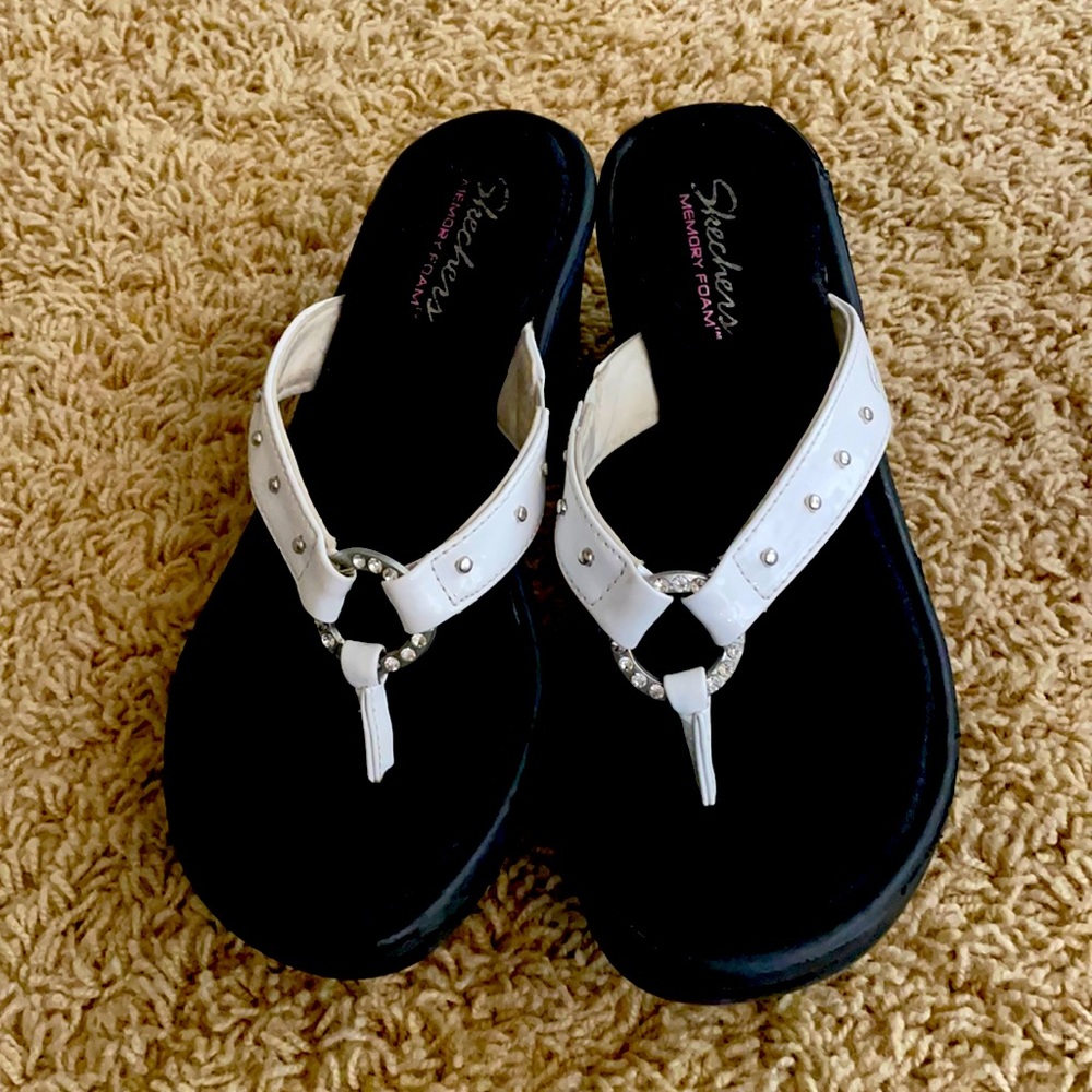Beautiful white leather Skechers